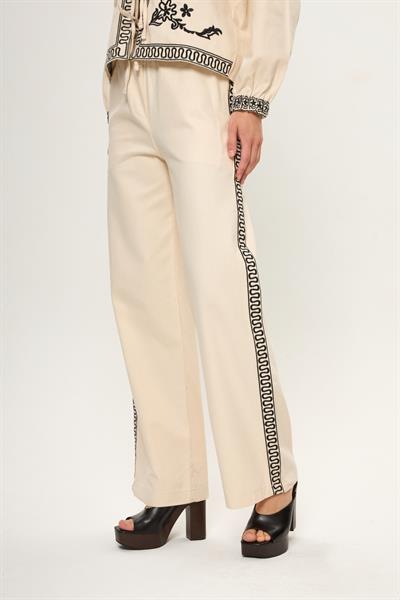 Bej %100 Pamuk Nakış Detaylı Kadın Pantolon