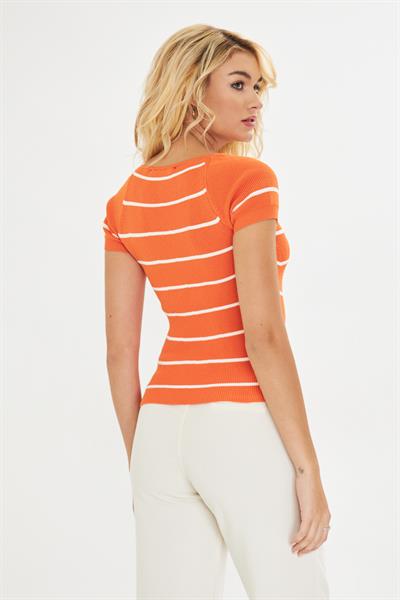 Geniş Yaka Çizgili Body 