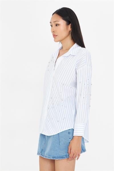 Kolu ve Önü Taşlı Çizgili Poplin Gömlek