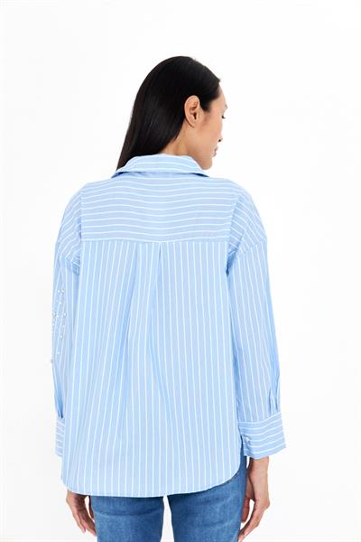 Kolu ve Önü Taşlı Çizgili Poplin Gömlek
