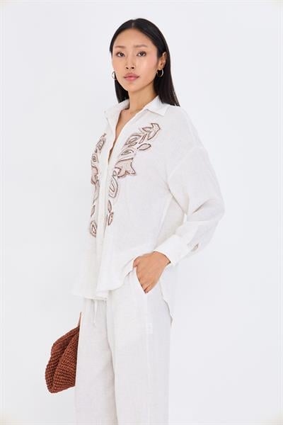 Pullu Nakışlı Keten Görünümlü Gömlek