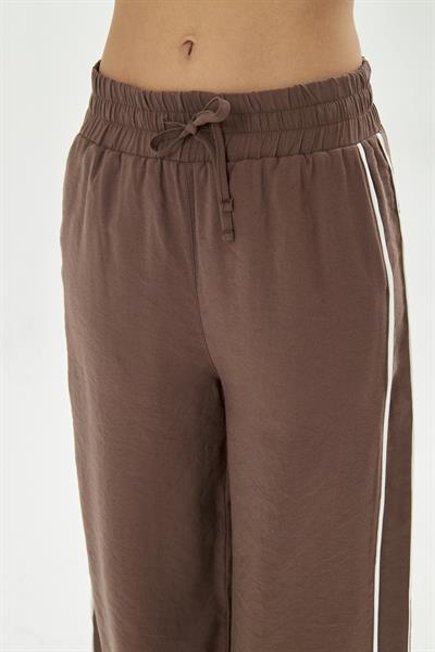 Şerit Detaylı Modal Pantolon