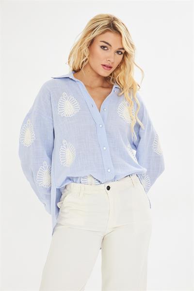 Süzene Nakışlı Keten Görünümlü Gömlek 