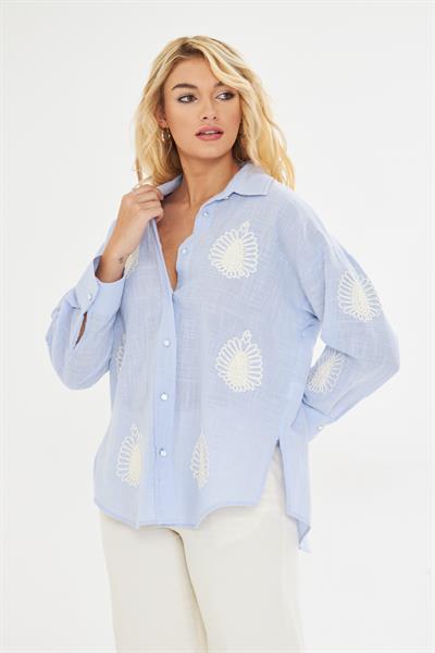 Süzene Nakışlı Keten Görünümlü Gömlek 