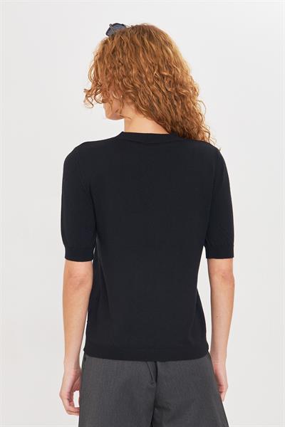 Taş Detay Balıkçı Yaka Kazak 