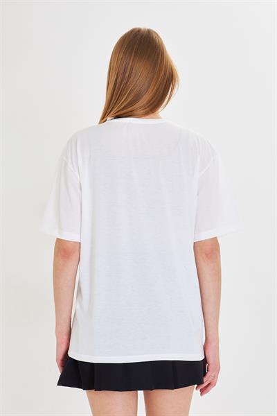 V Yaka Çoklu Kalp Baskılı T-Shirt