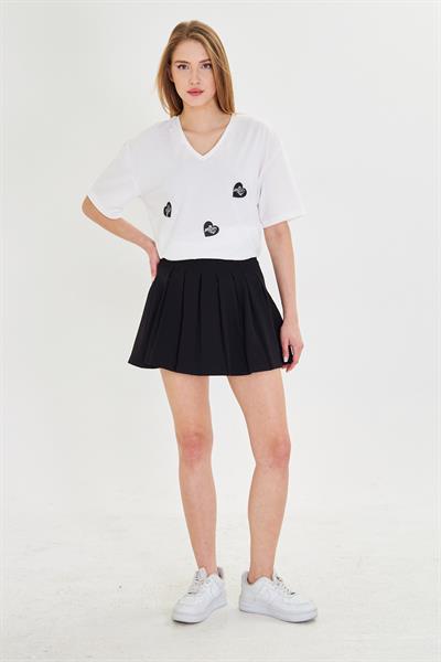 V Yaka Çoklu Kalp Baskılı T-Shirt
