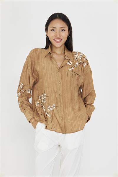 V Yaka Nakışlı Çizgili Gömlek