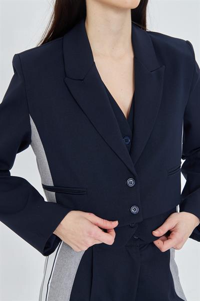 Yanları Şeritli Garnili Kısa Ceket 