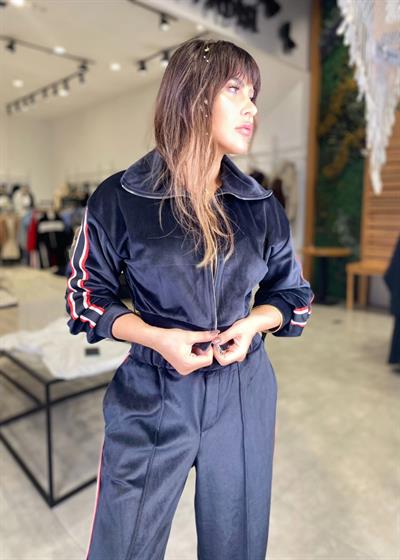 Yan Şerit Detaylı Sweatshırt 02