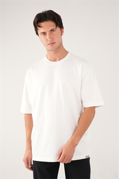 Bisiklet Yaka Beyaz T-Shirt