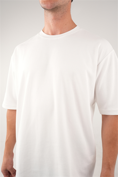 Bisiklet Yaka Beyaz T-Shirt