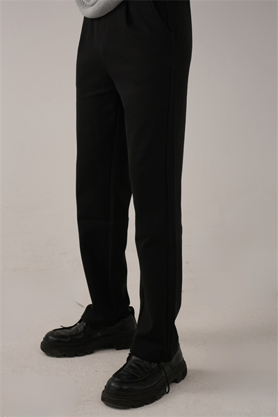 Siyah Pamuk Karışımlı Relaxed Fit Pantolon