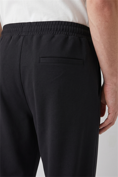 Siyah Pamuk Karışımlı Relaxed Fit Pantolon
