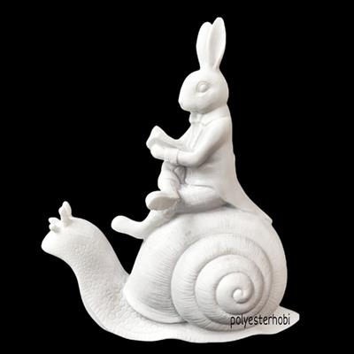 OB 1266 - Salyangoz Üzerinde Kitap Okuyan Tavşan Ham Polyester Obje