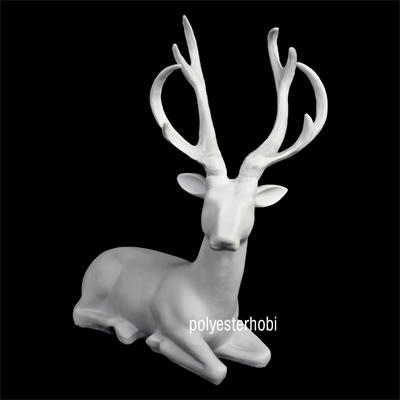 OB 1731 - Oturan Büyük Geyik Ham Polyester Obje