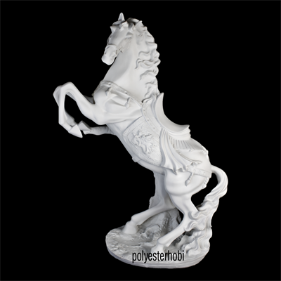 OB 1737 - Şahlanan Dev At Ham Polyester Obje