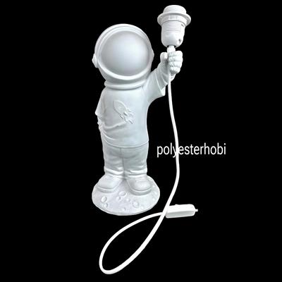 OB 2037 - Astronot Elektikli Aydınlatma Ham Polyester Obje