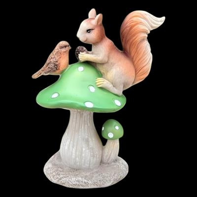 Ob 2577 - Mantar Üzerinde Sincap Ham Polyester Obje