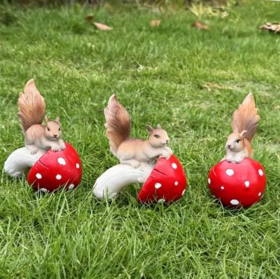 Ob 2589 - Mantar Üzerinde Sincap Biblo Ham Polyester Ev Dekor Obje
