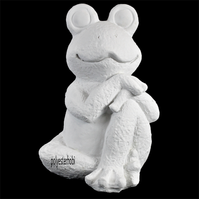 ob-1443-oturan-kurbaga-ham-polyester-o-035-de.png