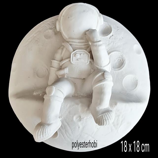 ob-2198-ay-yuzeyinde-astronot-ham-poly-d6c3-a.jpg