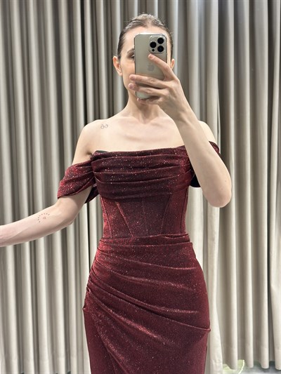 Bordo Simli Kumaş Madonna Kol Abiye Elbise | Kaleiçi Yıldızlar