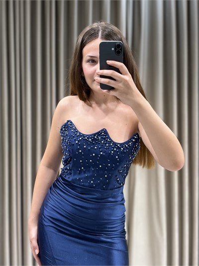 Lacivert Straplez Taş İnci İşlemeli Saten Balık Model Abiye Elbise | Kaleiçi Yıldızlar