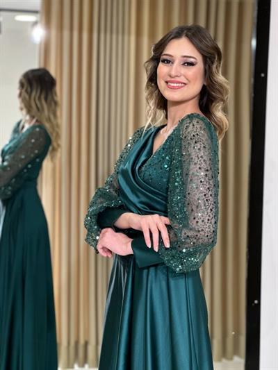 Zümrüt Yeşili Pullu Uzun Kollu Saten Abiye Elbise | Kaleiçi Yıldızlar