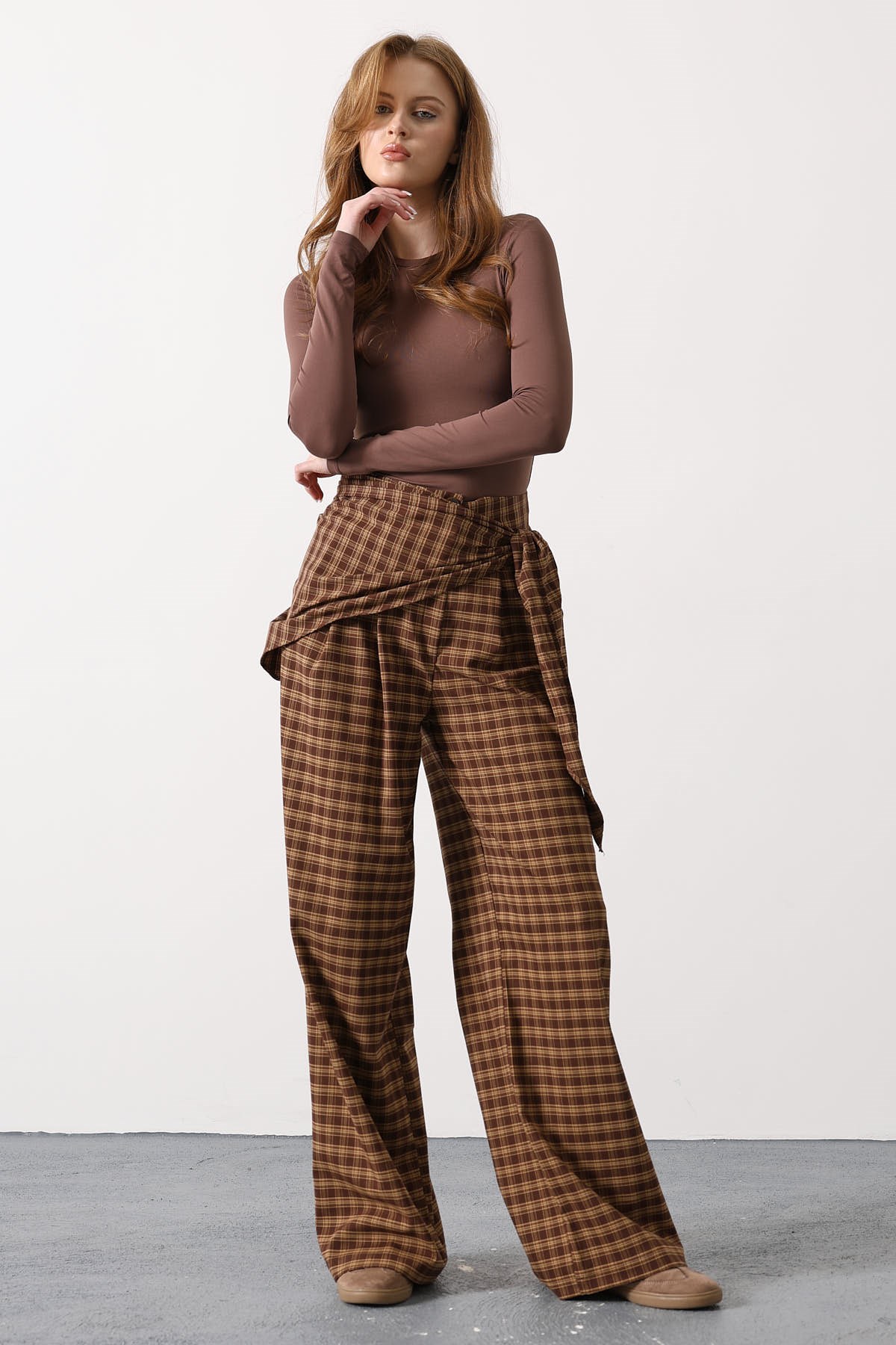 EKOSE DESEN BAĞLAMA DETAYLI PANTOLON - KAHVE - CAMEL
