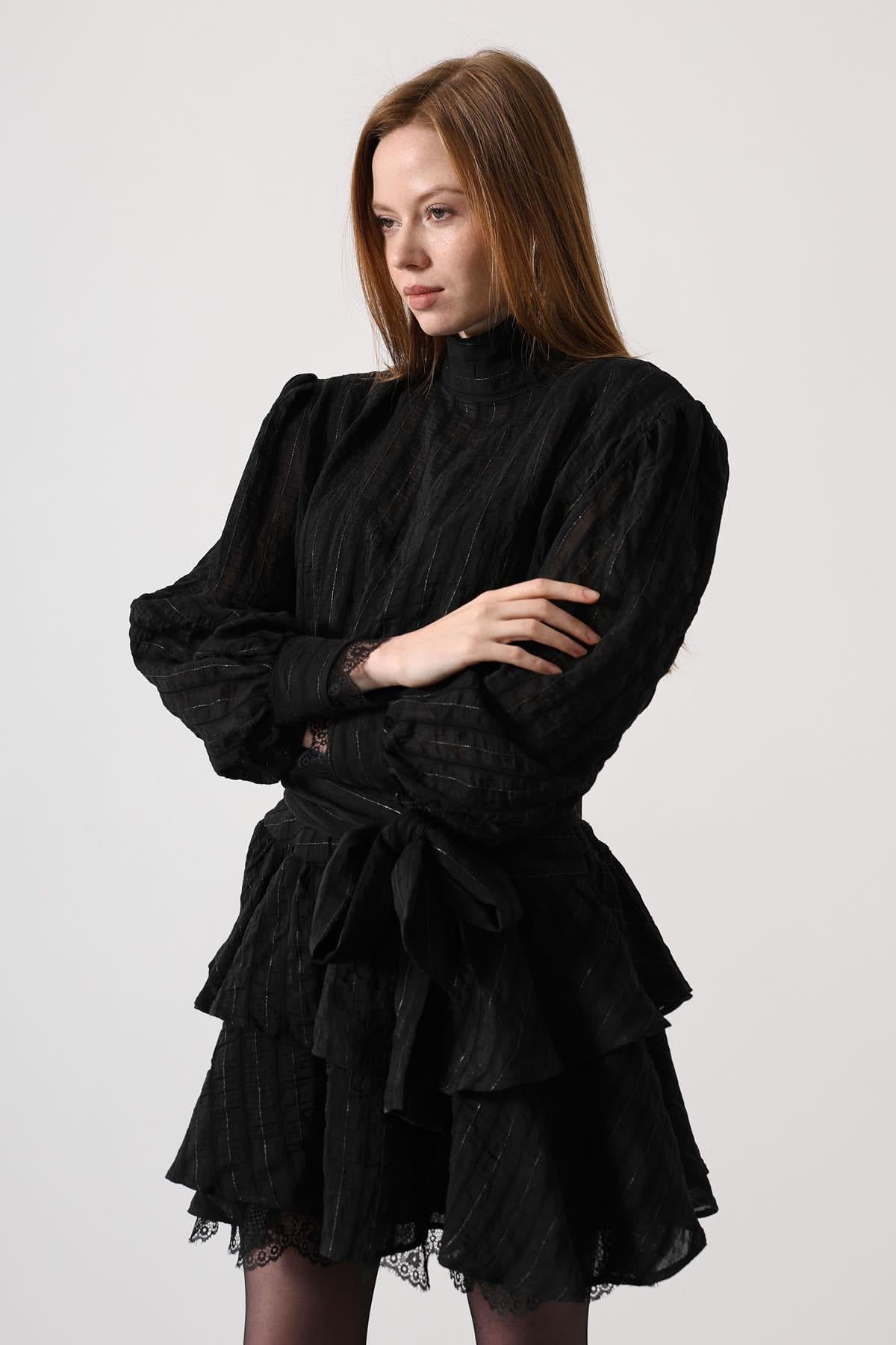 SİMLİ CİZGİLİ DANTELLİ MİNİ ELBİSE - Siyah