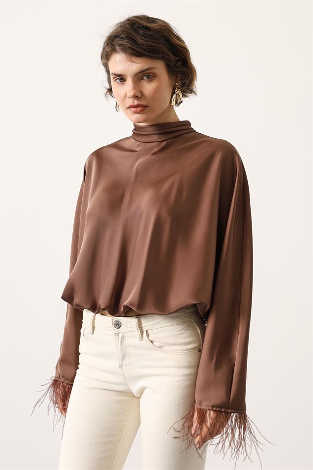 ARKADAN BAĞLAMALI OTRİŞLİ BLUZ - Kahve