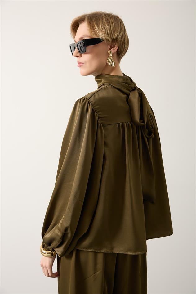 ARKADAN BAĞLAMALI SATEN BLUZ - Haki