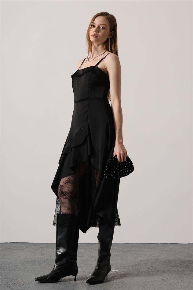 ASİMETRİK DANTEL DETAYLI SATEN ELBİSE - Siyah