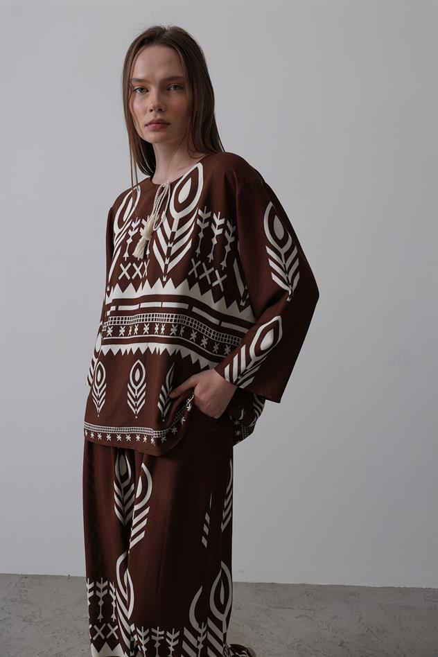 Baskılı Püskül Detaylı Takım - Kahve