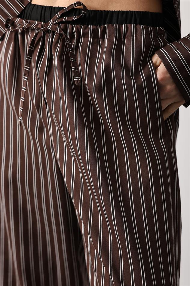 BEL BAĞLAMALI GÖMLEK DETAYLI TAKIM - Kahve