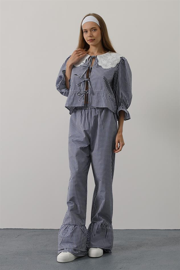 Dantel Yakalı Kare Desenli Takım - Lacivert