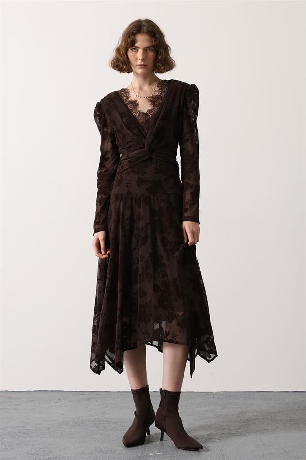 FLOKLU DANTEL TAKA ELBİSE - Kahve