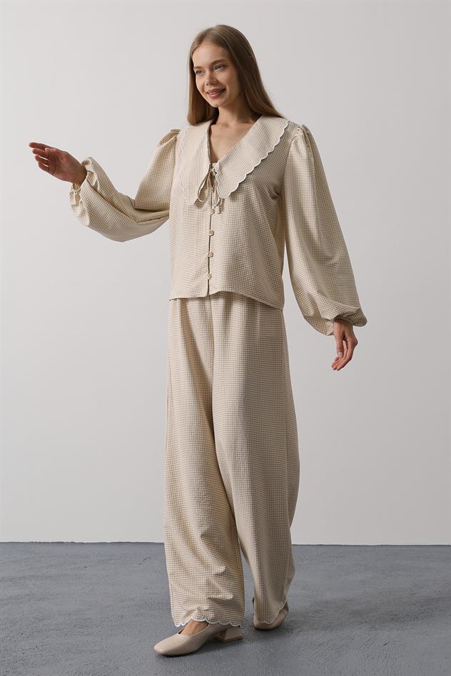 İşlemeli Bebe Yakalı Pantolon Takım - Taş