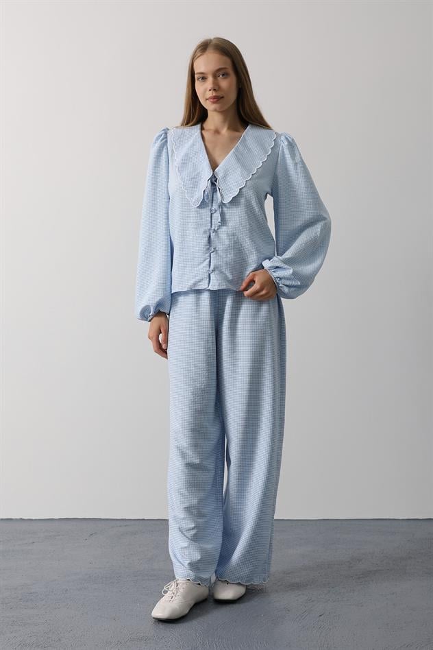 İşlemeli Bebe Yakalı Pantolon Takım - Bebe Mavisi