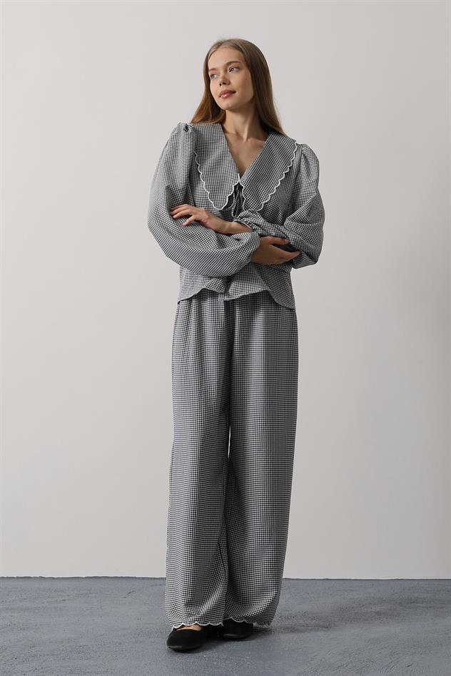 İşlemeli Bebe Yakalı Pantolon Takım - Siyah