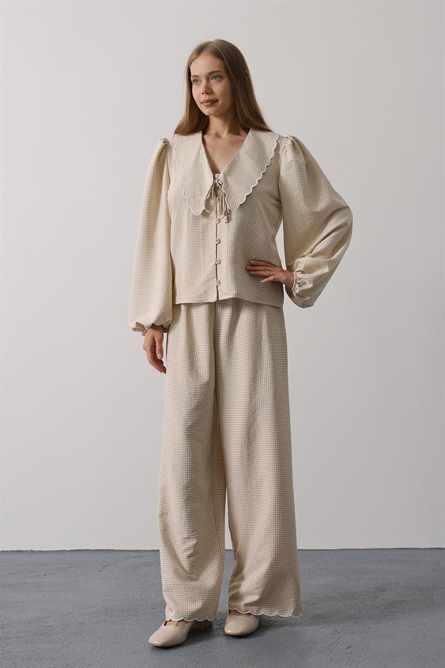 İşlemeli Bebe Yakalı Pantolon Takım - Taş