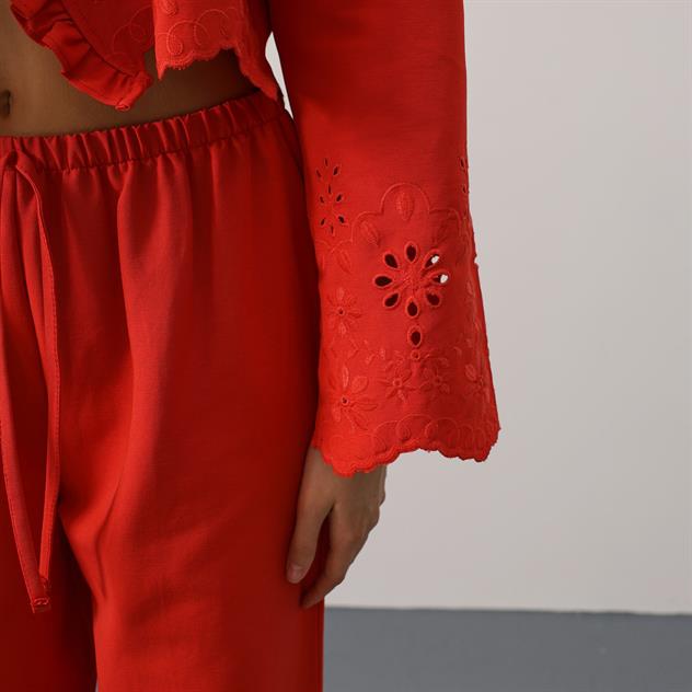 İşlemeli Önü Bağlamalı Takım - Kırmızı