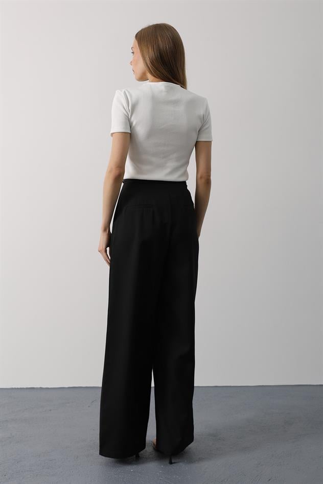 Kısa Kol Düğmeli Top - Beyaz