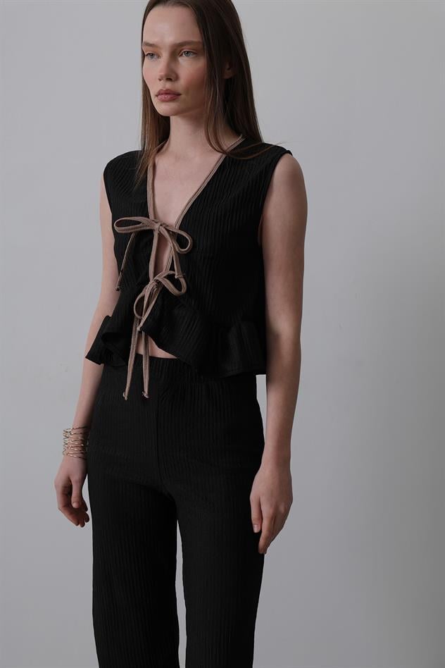 Önü Bağlamalı Volanlı Örme Takım - Siyah