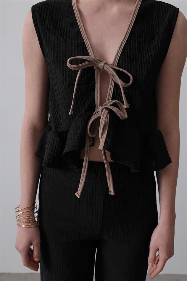 Önü Bağlamalı Volanlı Örme Takım - Siyah