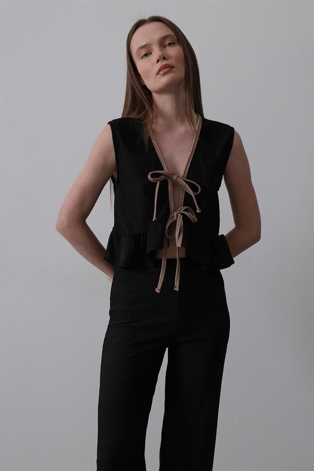 Önü Bağlamalı Volanlı Örme Takım - Siyah