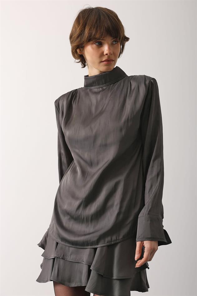 SATEN PİLE DETAYLI BLUZ - Füme