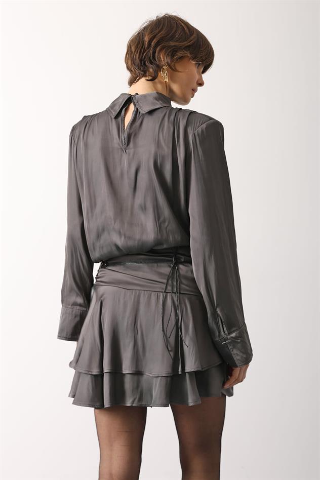 SATEN PİLE DETAYLI BLUZ - Füme