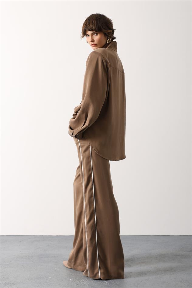 VATKALI ÖNÜ CEPLİ GÖMLEK PANTOLON TAKIM - Kahve